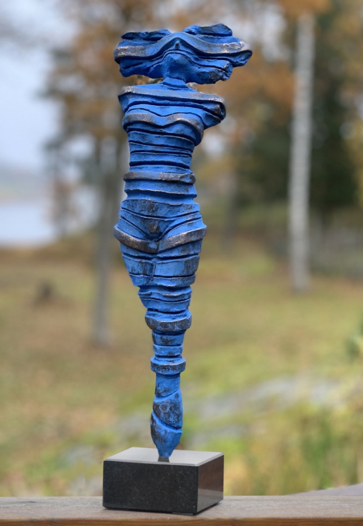 Moonlight (blå patina) i gruppen Konstgalleri / Inred med Konst / Statyer för inredning hos NOA Gallery (100014_33)