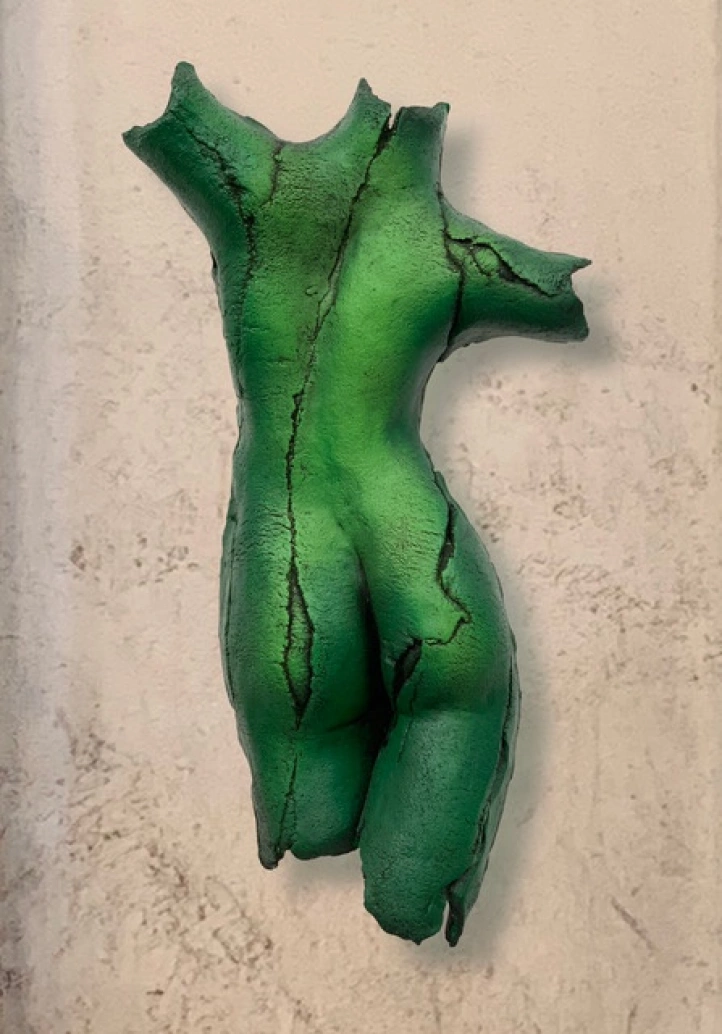 The Flying Tomato (Grön) i gruppen Konstgalleri / Inred med Konst / Statyer för inredning hos NOA Gallery (100014_600)