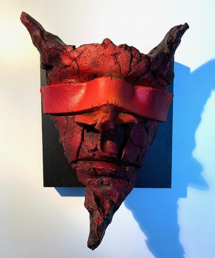 Sympathy for the Devil (Röd) i gruppen Konstgalleri / Inred med Konst / Statyer för inredning hos NOA Gallery (100014_71)