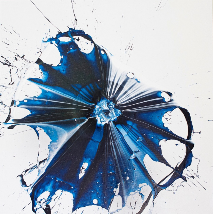 Blue i gruppen Konstgalleri / Djur & natur / Blomstermotiv hos NOA Gallery (100121_2039)