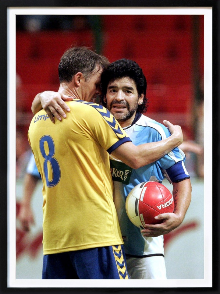 Maradona, Globen 2006 - Kram i gruppen hos NOA Gallery (100184_12119)